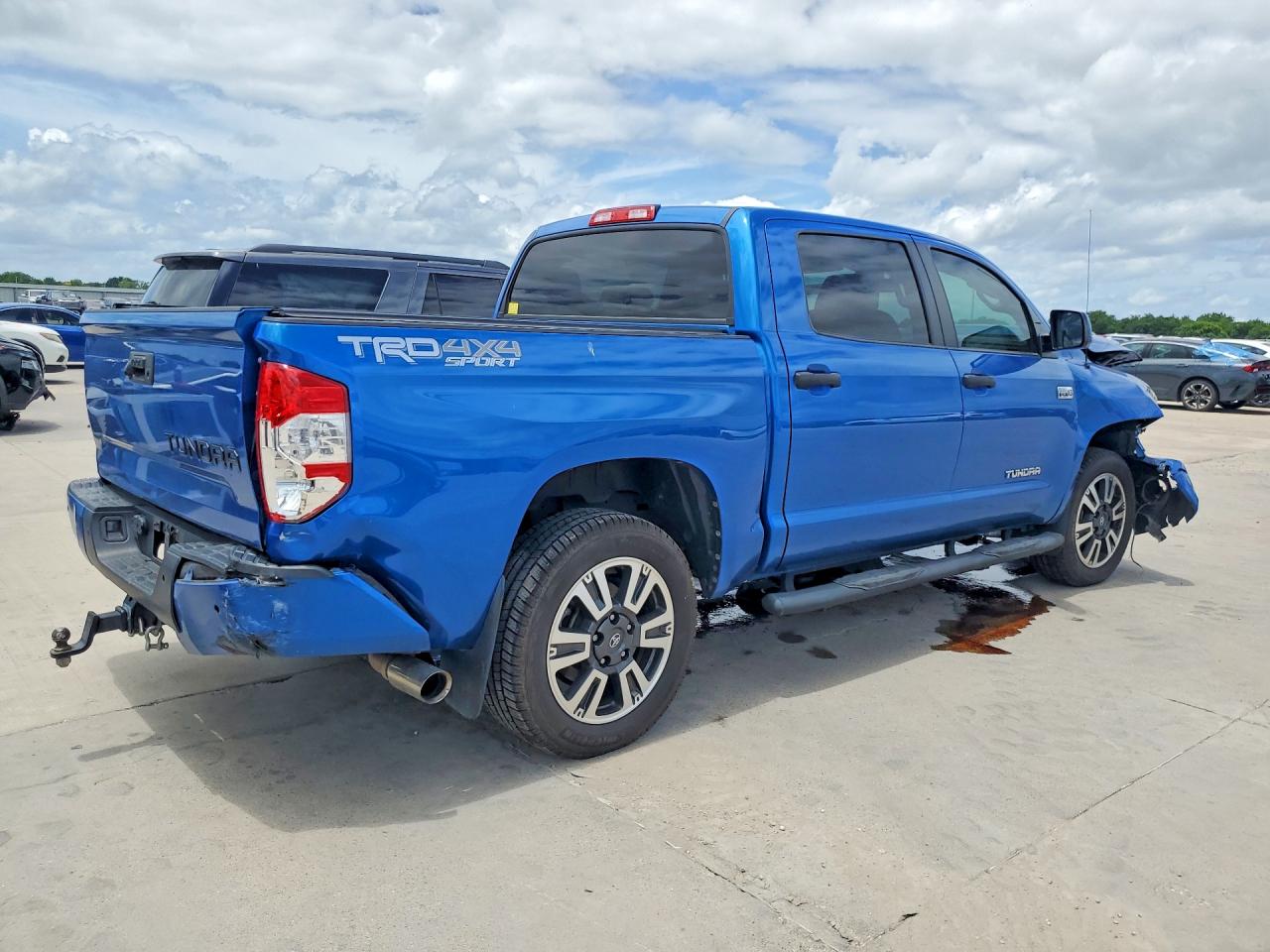 Toyota Tundra Crewmax Sr5