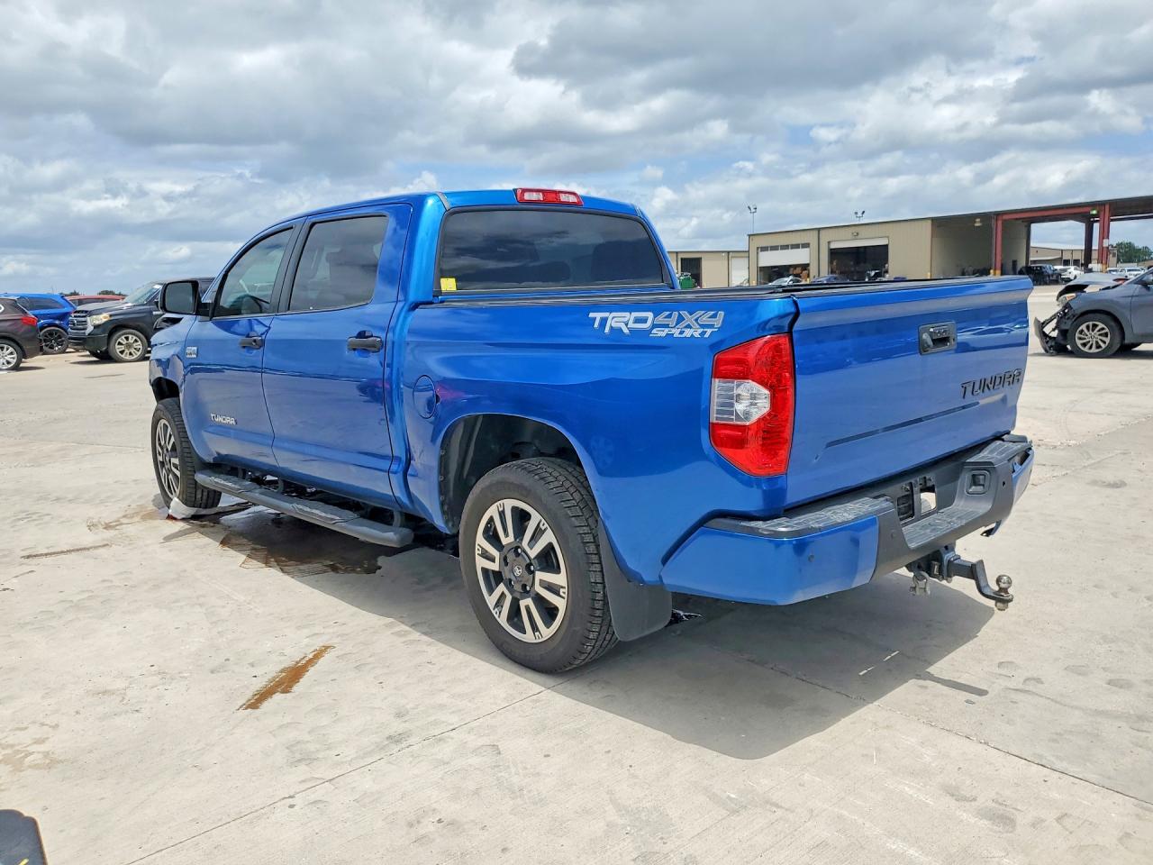 Toyota Tundra Crewmax Sr5