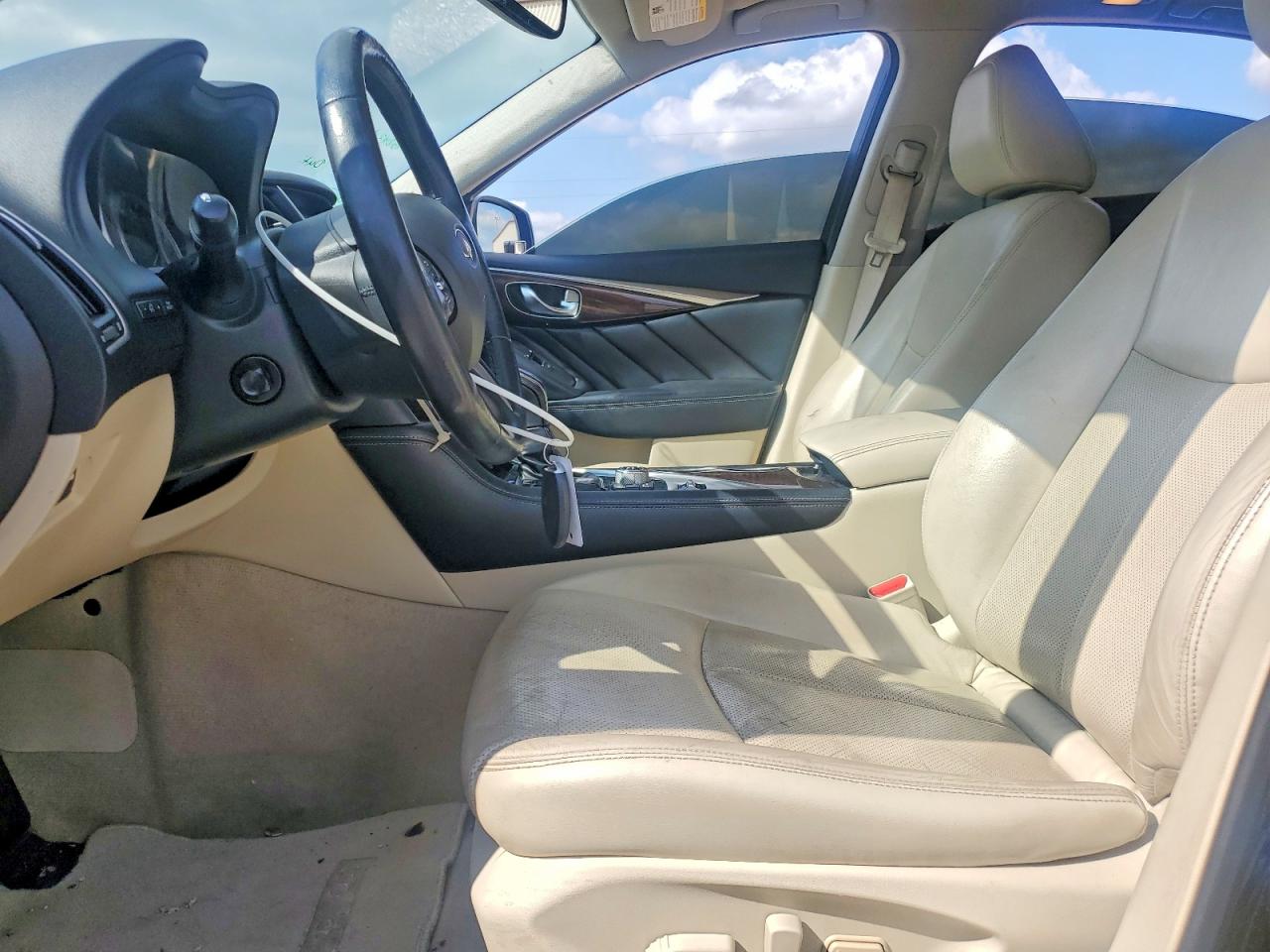 INFINITI Q50 3.0t Premium