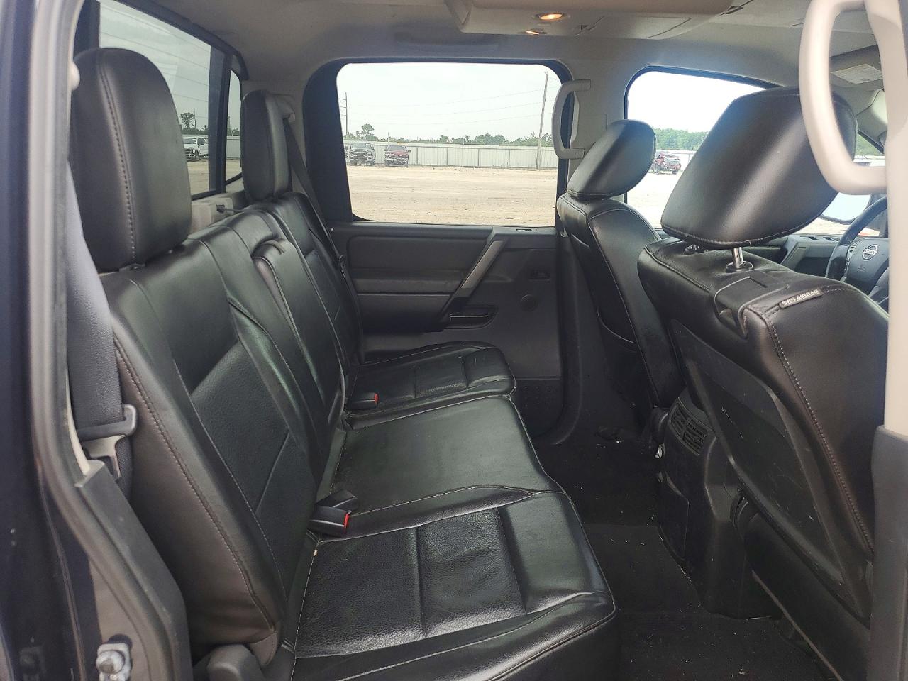 Nissan Titan Sl