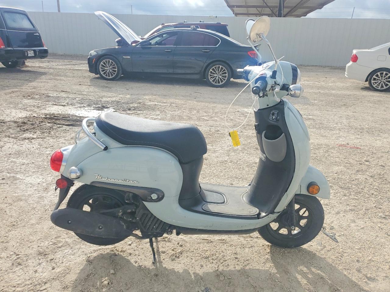 Salvage Honda Chf50 Image