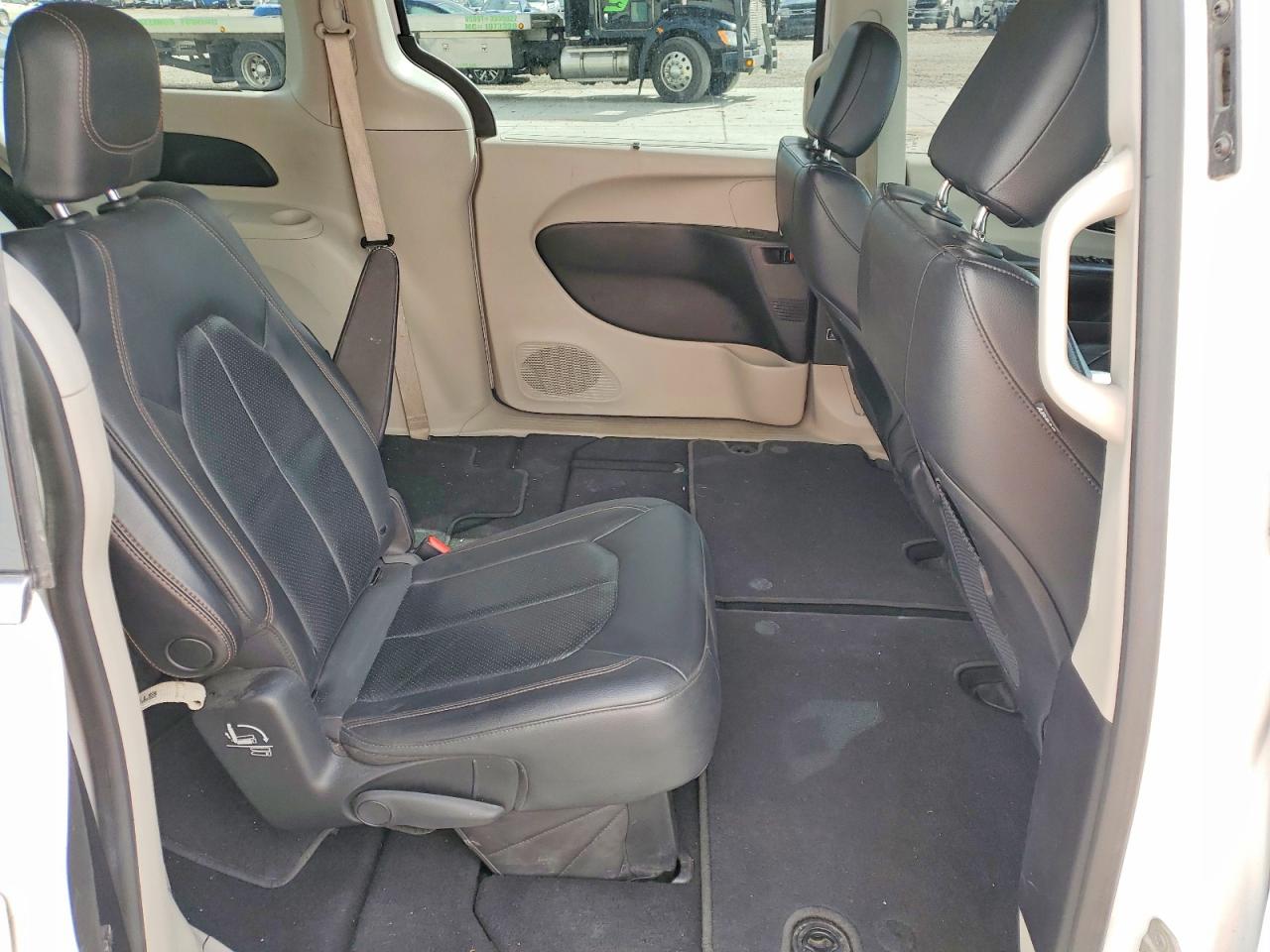 Chrysler Pacifica Touring L