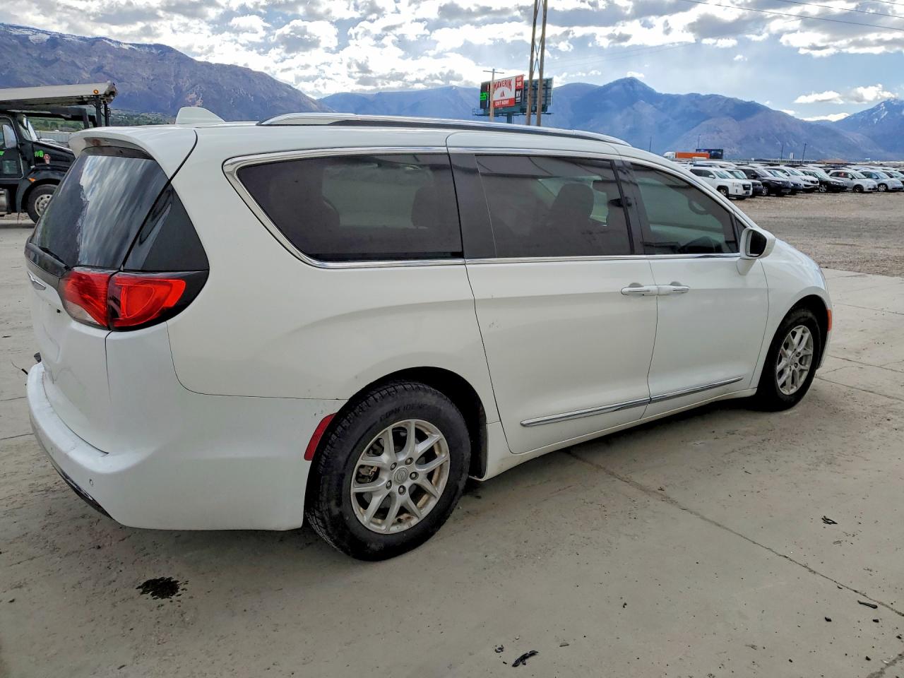 Chrysler Pacifica Touring L