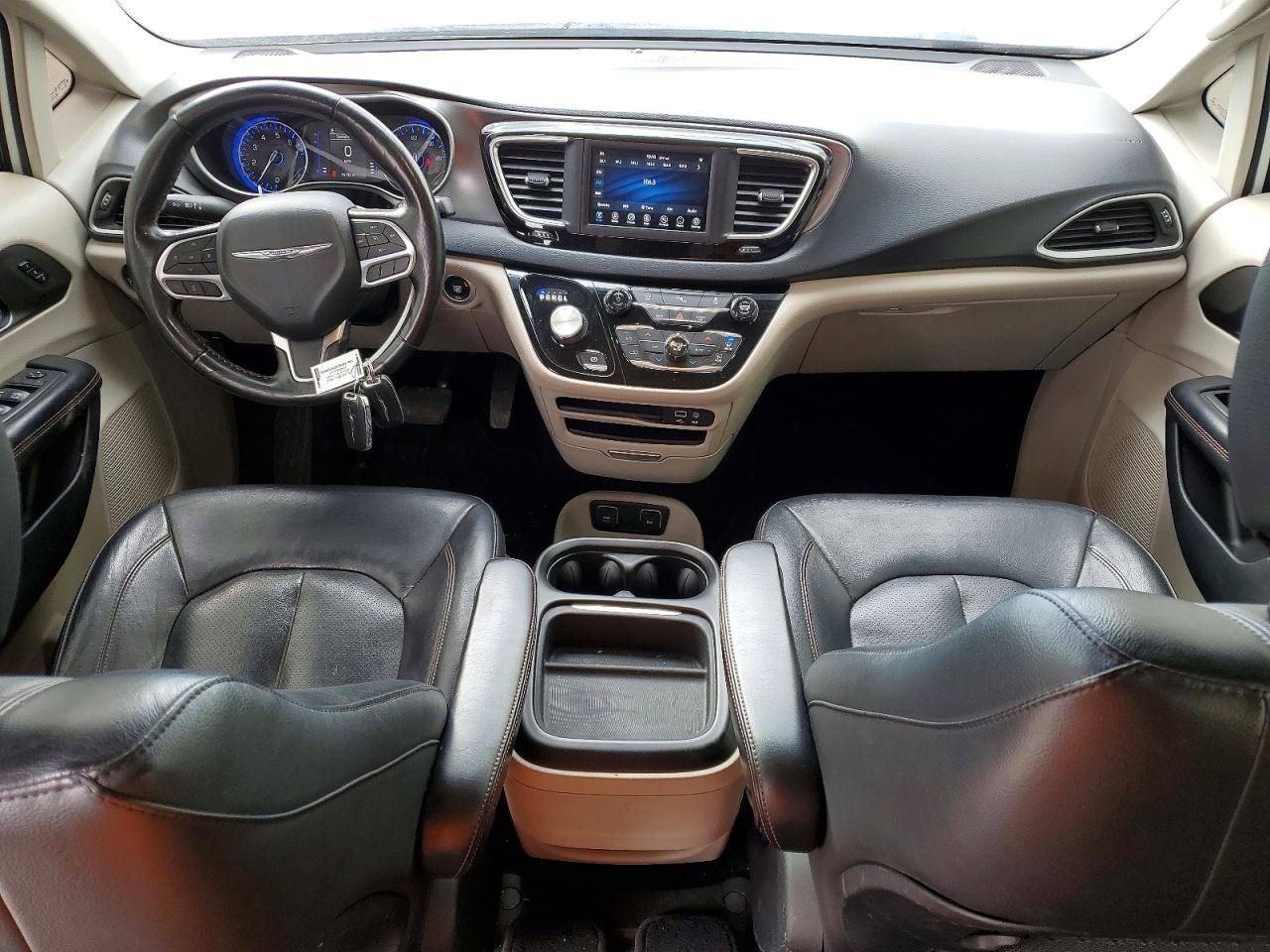 Chrysler Pacifica Touring L