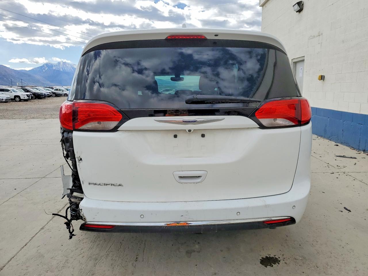 Chrysler Pacifica Touring L