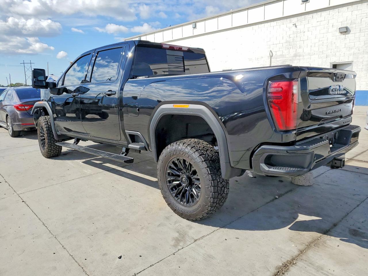 GMC Sierra K3500 Denali Ultimate