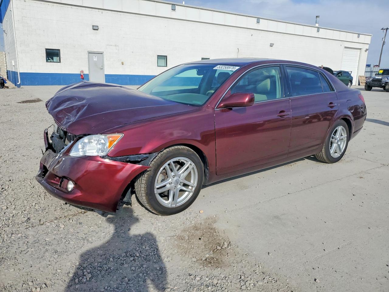 Salvage Toyota Avalon Image