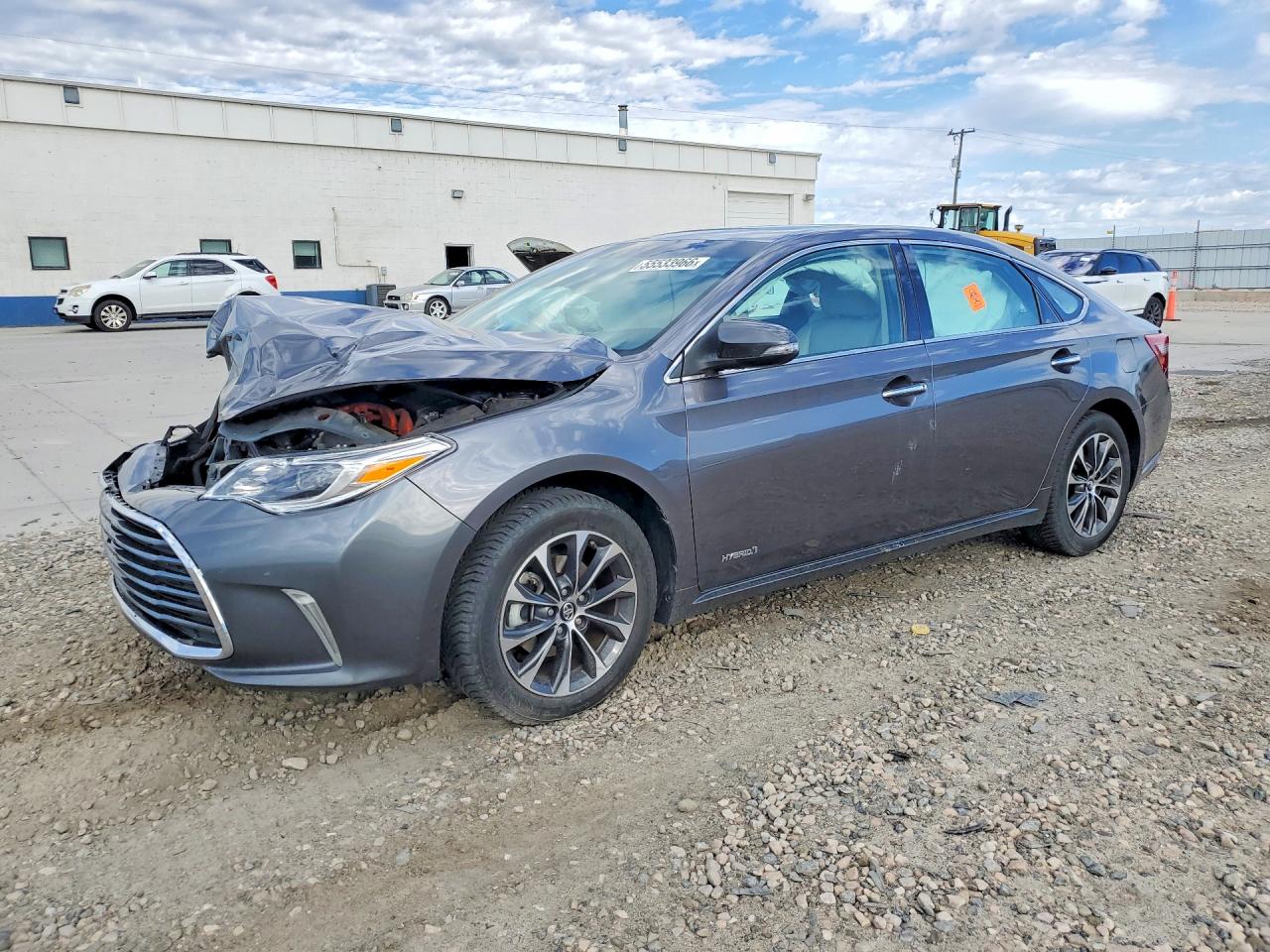 Salvage Toyota Avalon Image