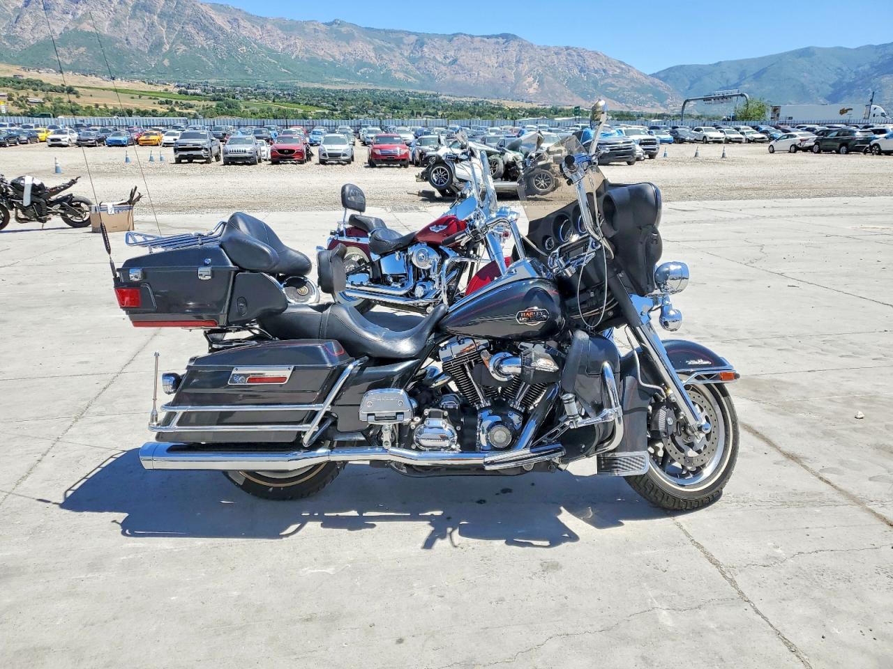 Salvage Harley-Davidson Fl Image