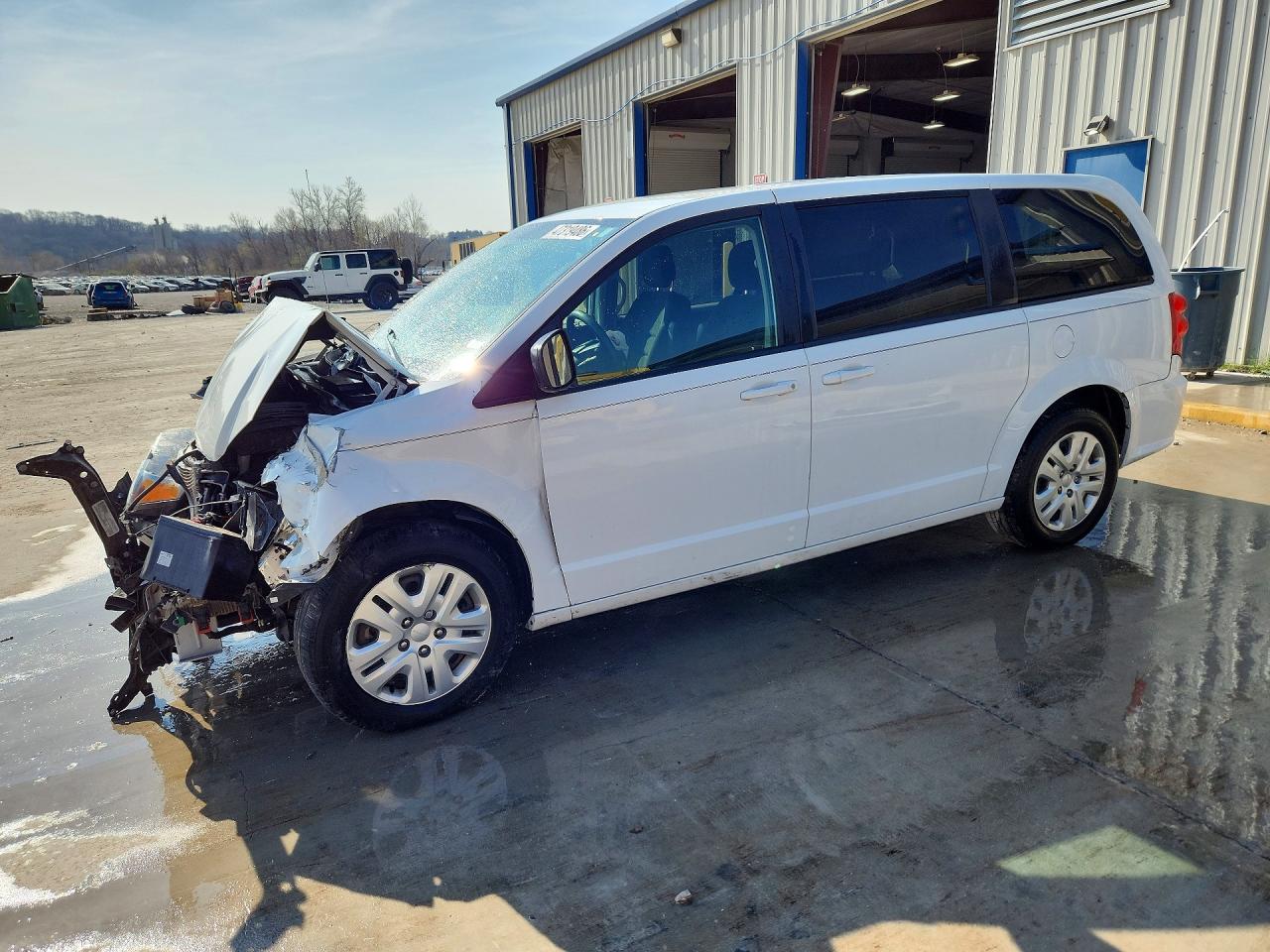 Salvage Dodge Caravan Image