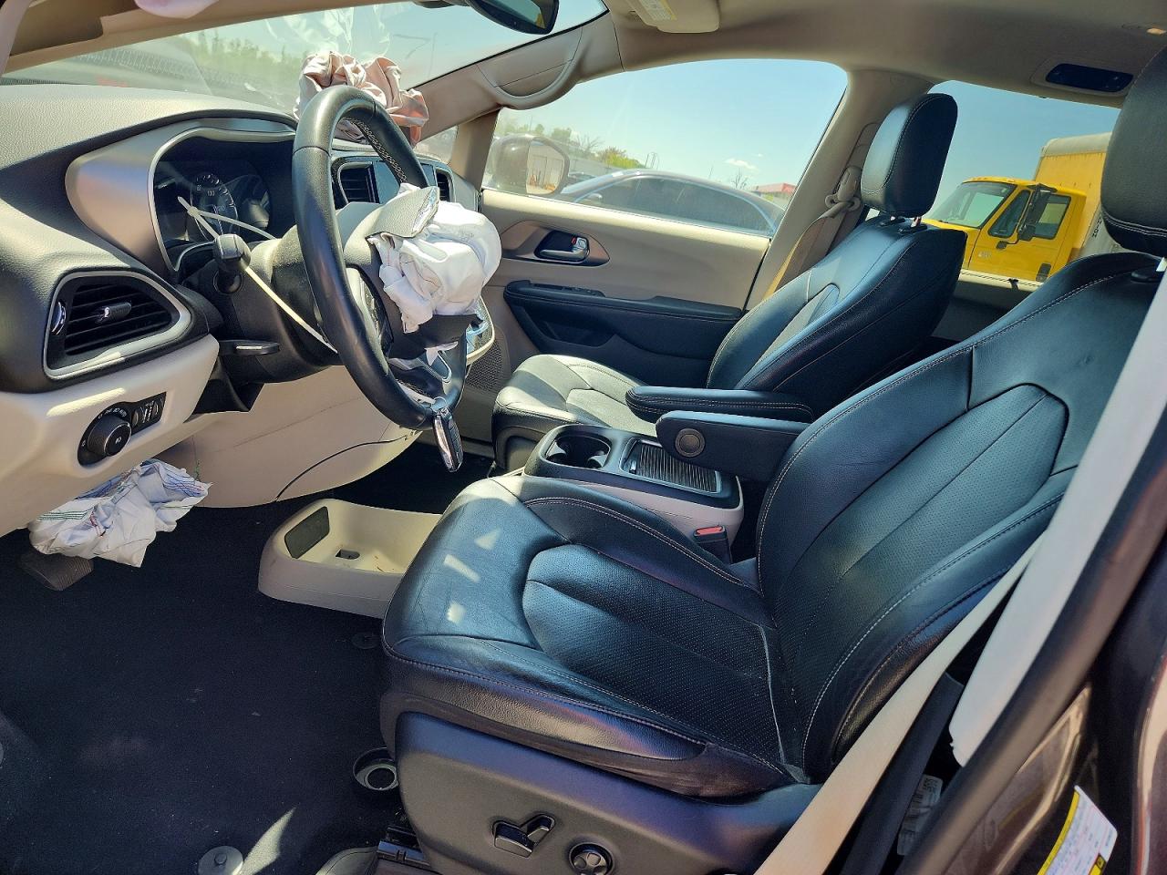 Chrysler Pacifica Touring L