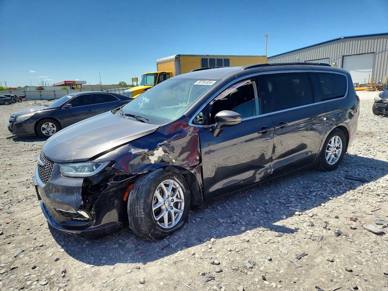 Salvage Chrysler Pacifica Image