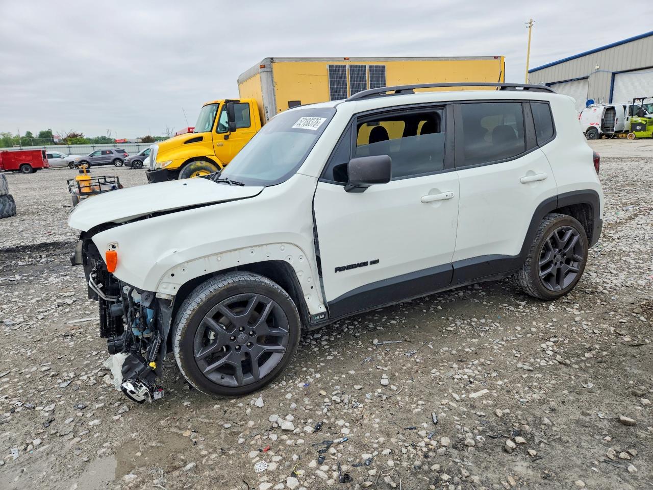 Salvage Jeep Renegade Image