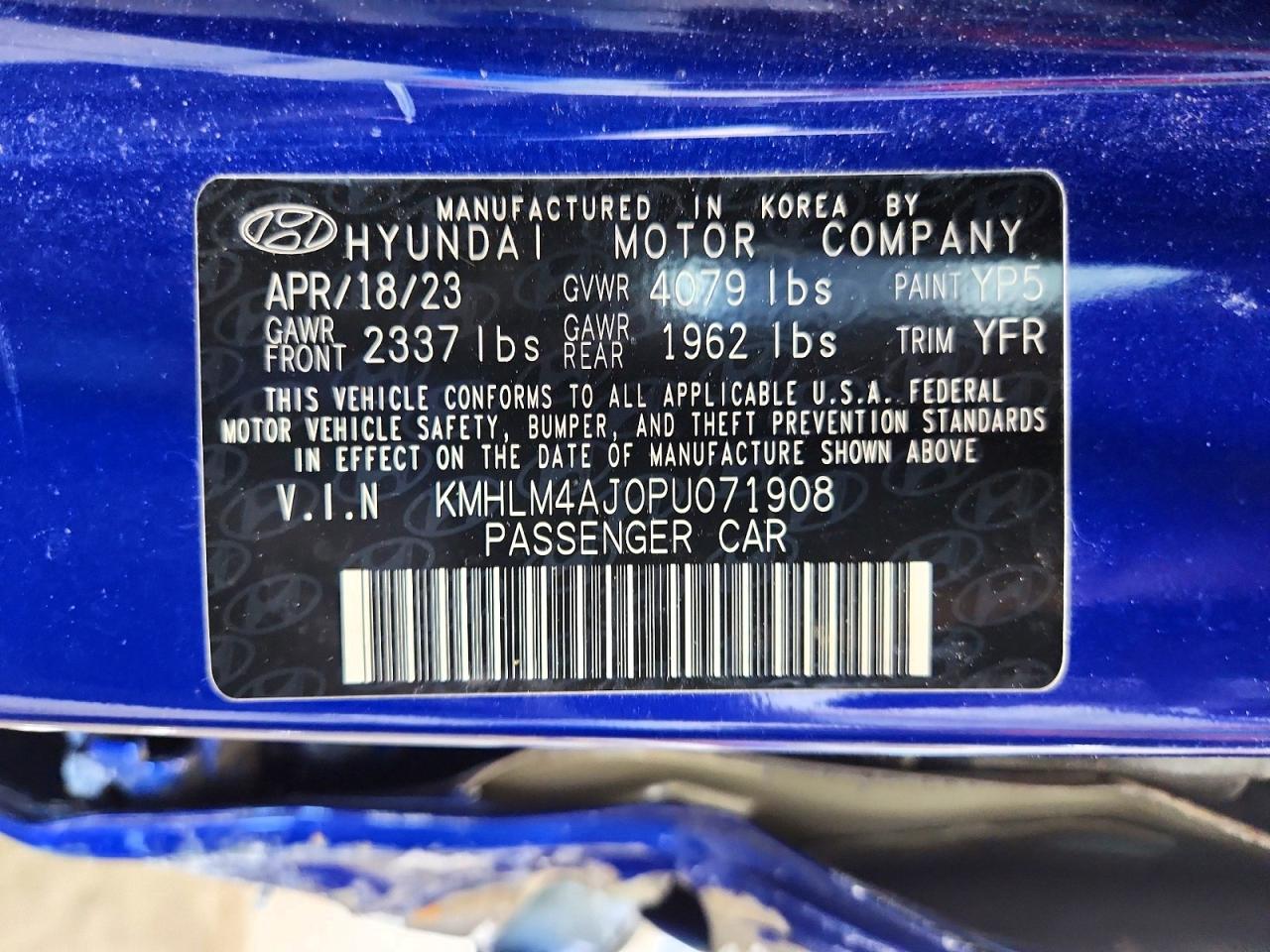 Hyundai ELANTRA Blue