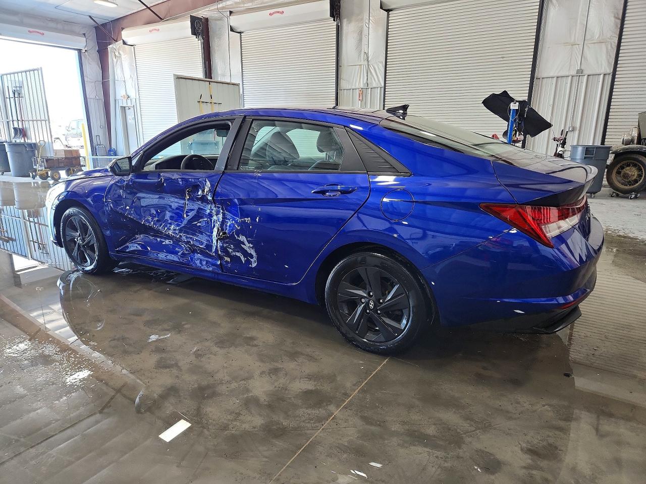 Hyundai ELANTRA Blue