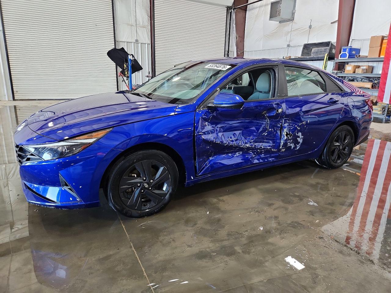 Salvage Hyundai ELANTRA Image