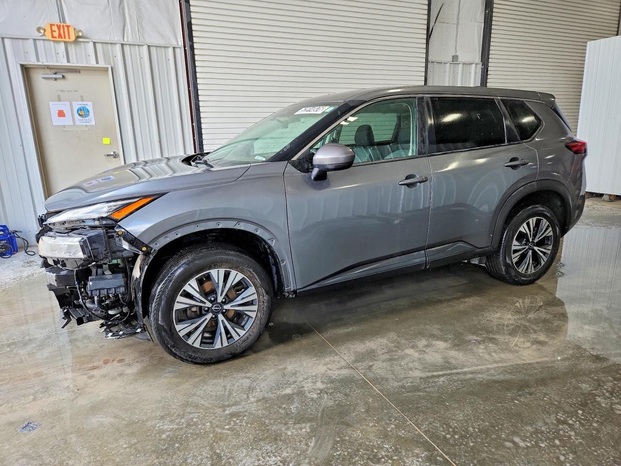 Salvage Nissan Rogue Image