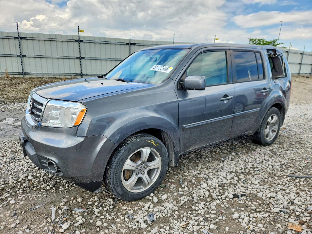 Salvage Honda Pilot Image