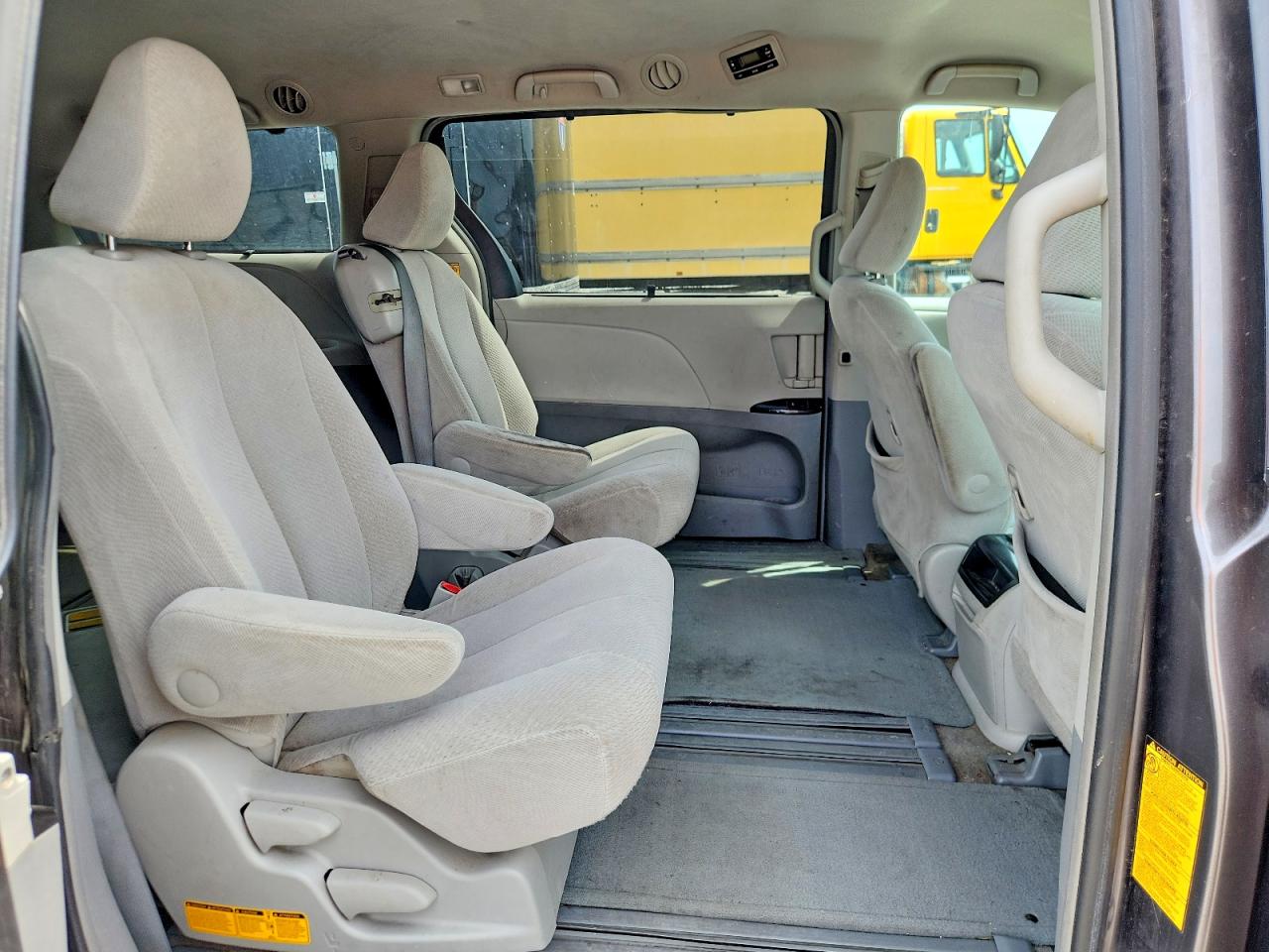 Toyota Sienna Le