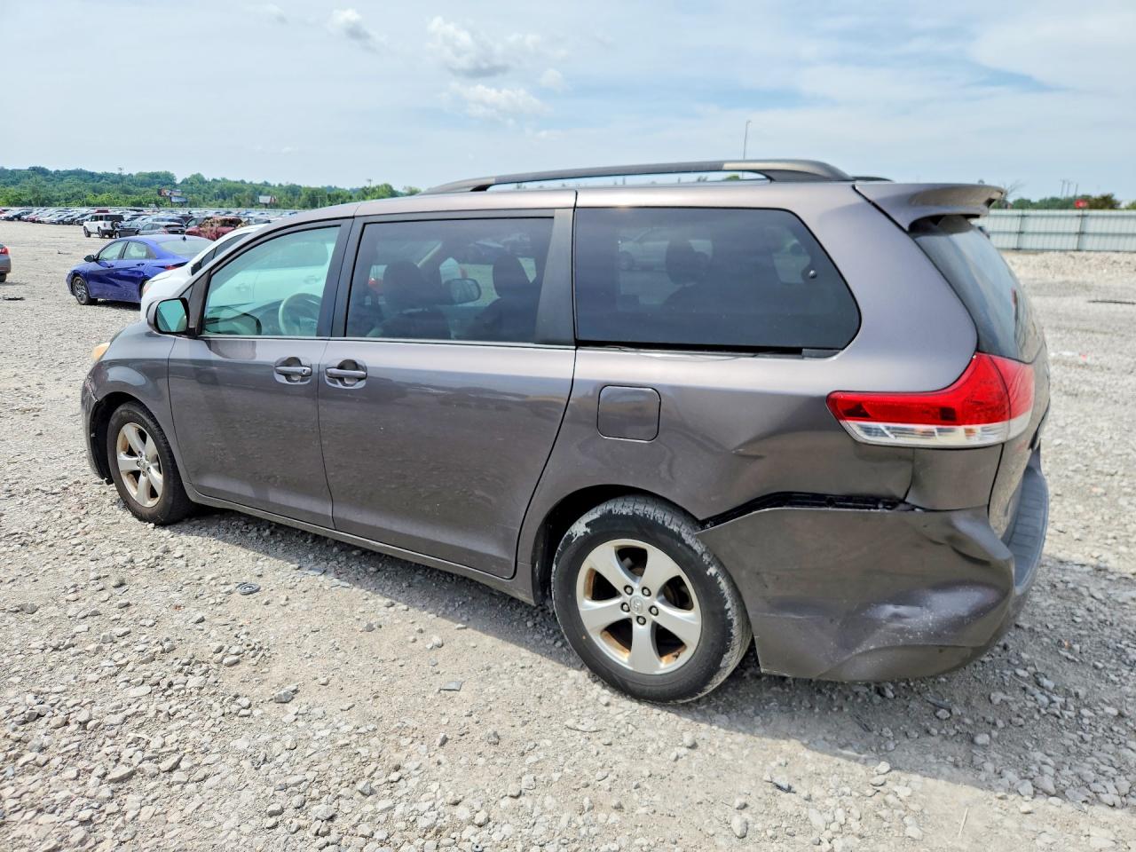 Toyota Sienna Le
