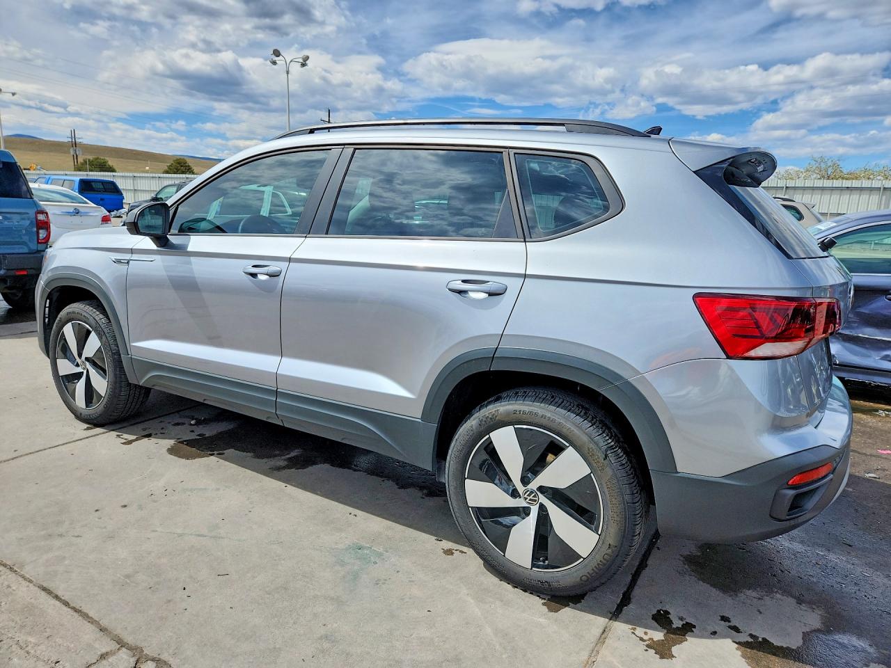 Volkswagen Taos S