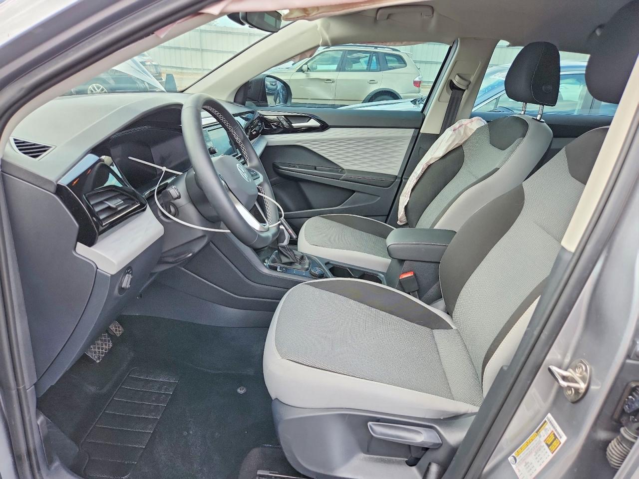 Volkswagen Taos S