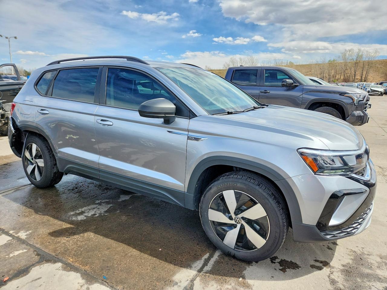 Volkswagen Taos S