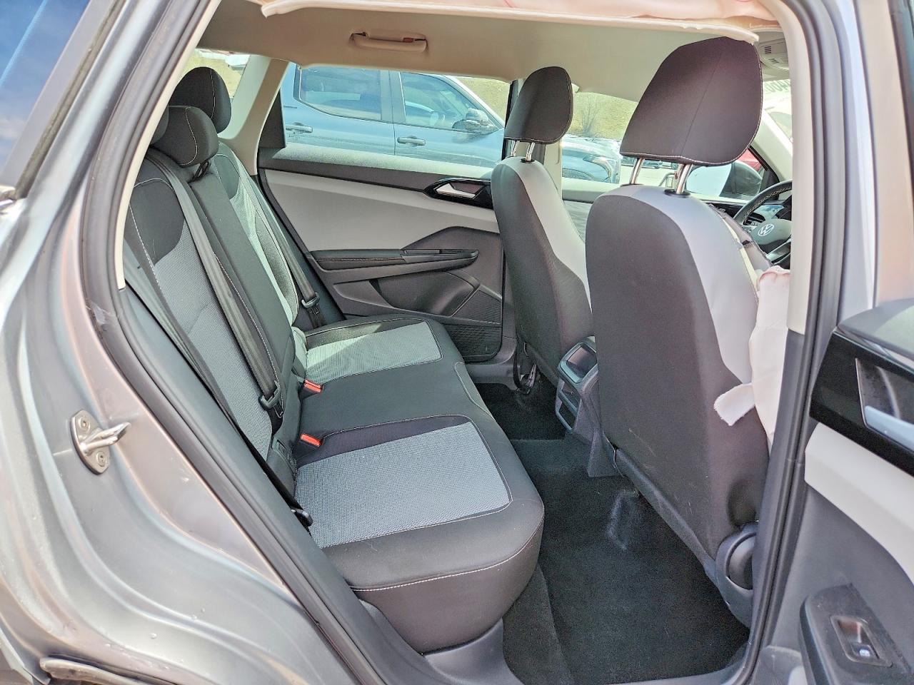 Volkswagen Taos S