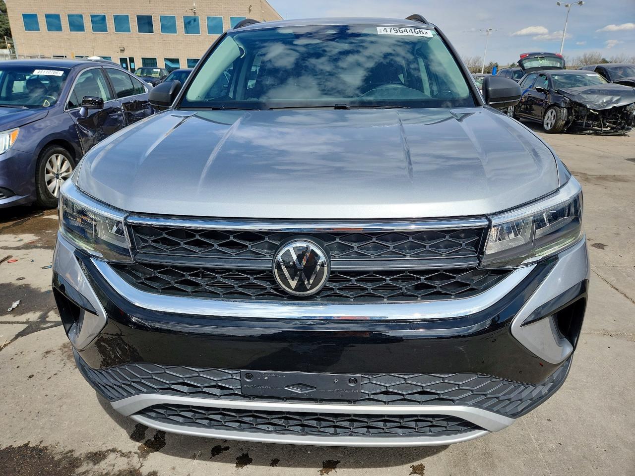 Volkswagen Taos S