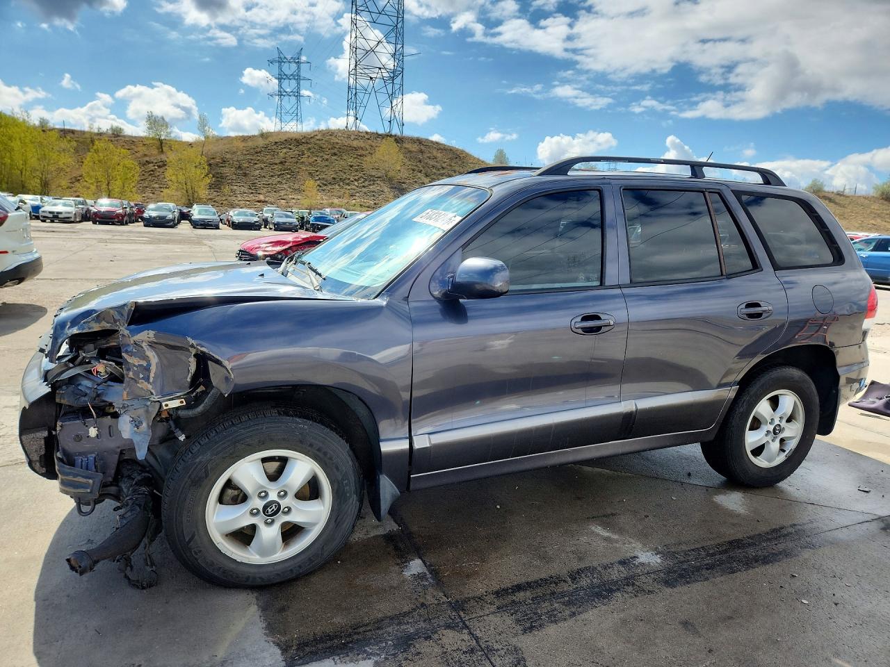 Salvage Hyundai SANTA FE Image