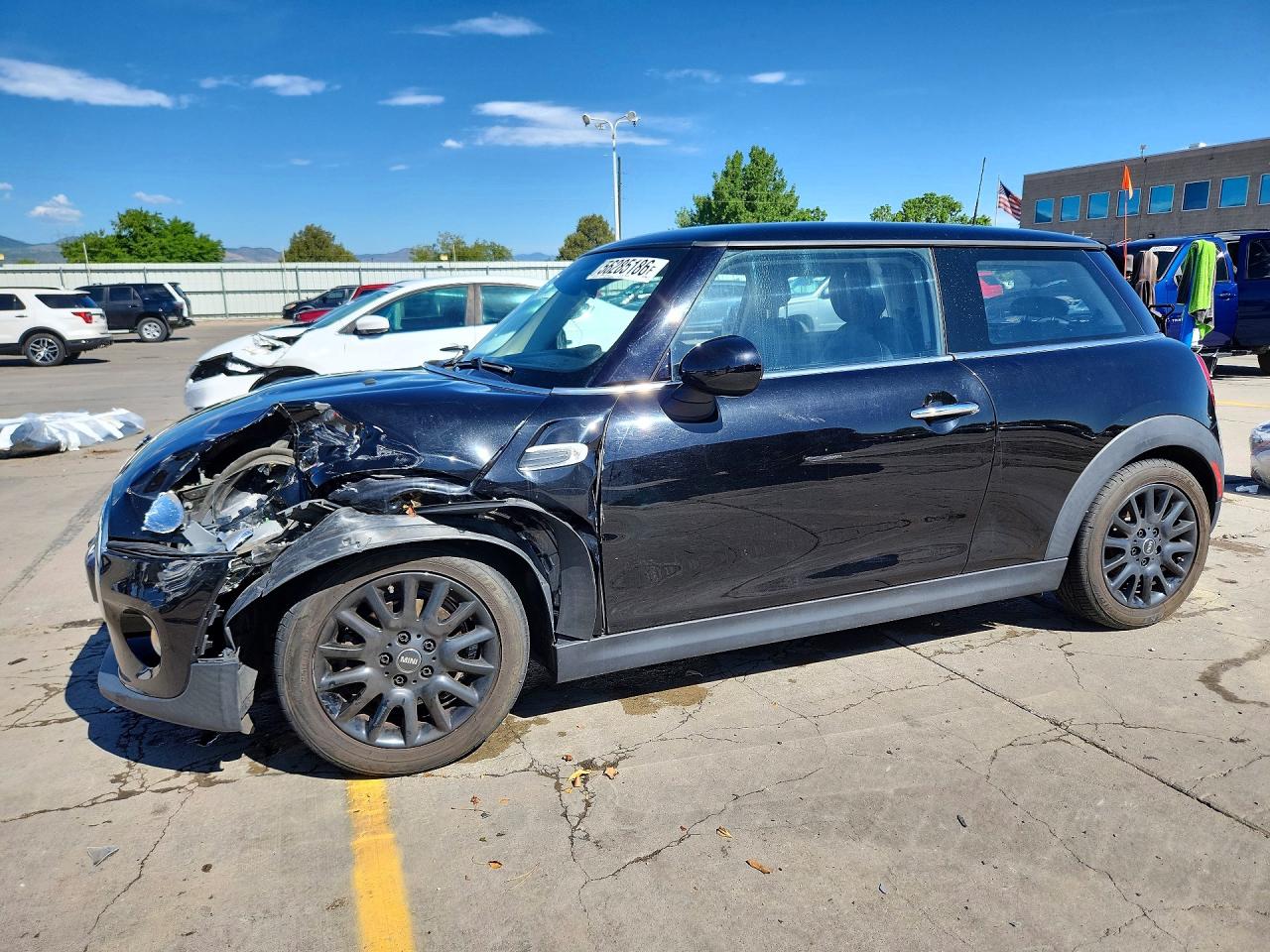Salvage MINI Cooper Image