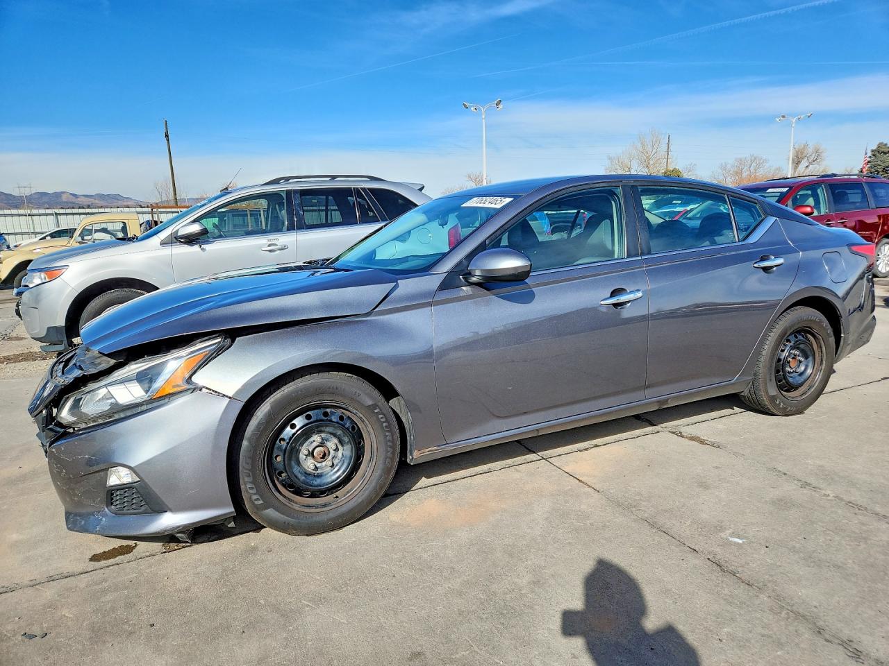 Salvage Nissan Altima Image