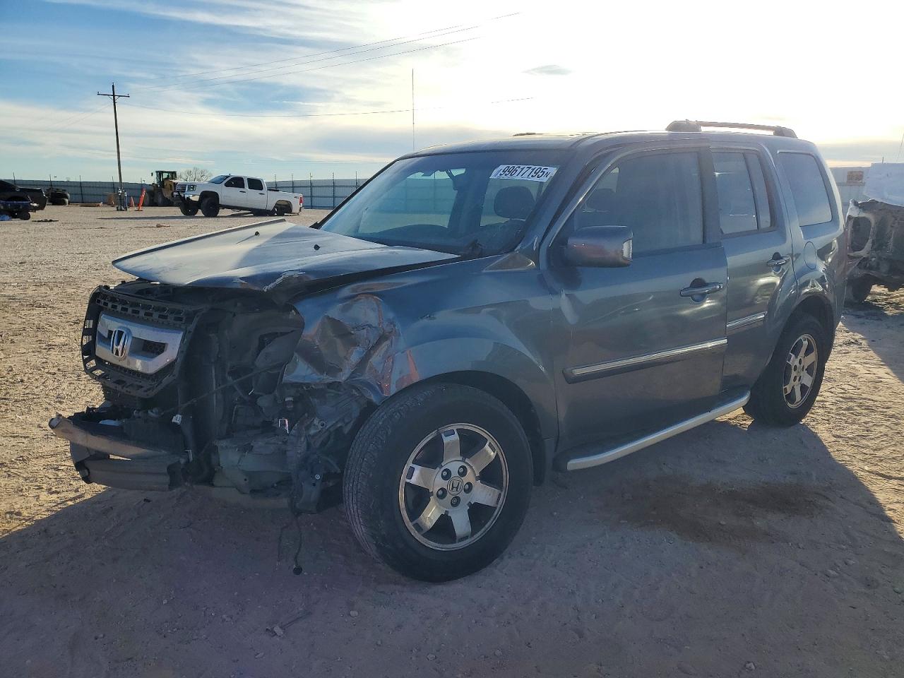 Salvage Honda Pilot Image