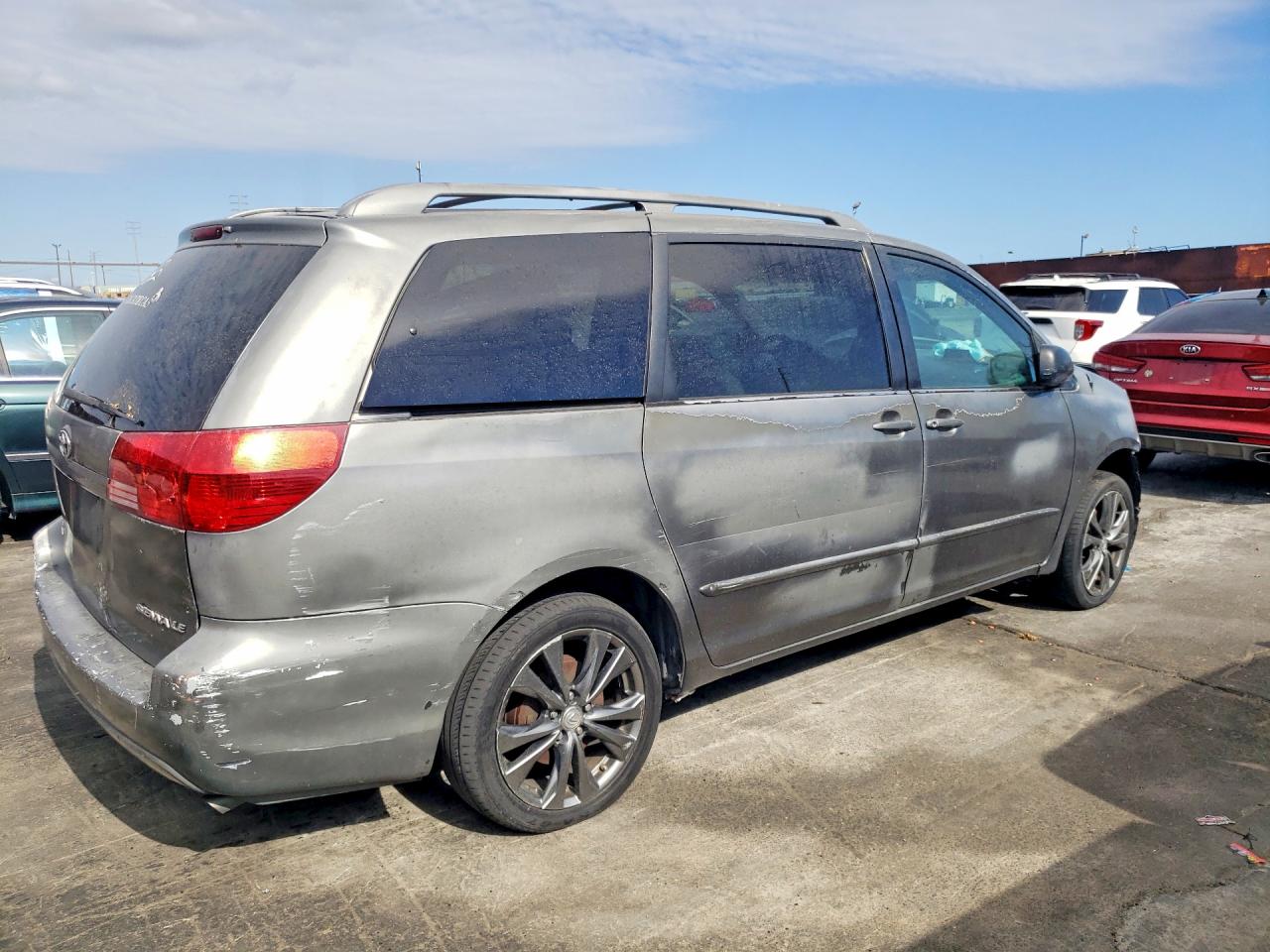 Toyota Sienna Le 8 Passenger