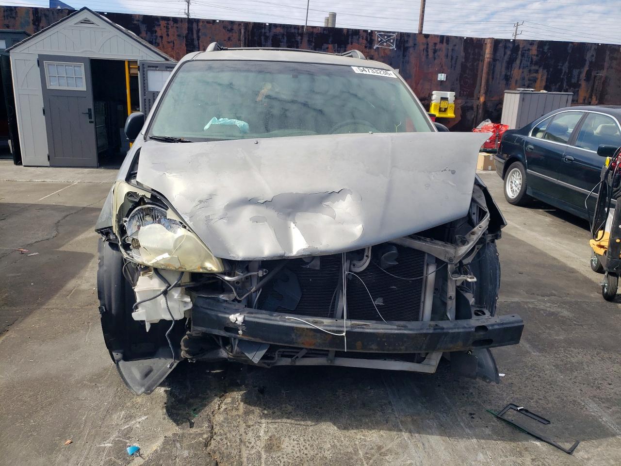 Toyota Sienna Le 8 Passenger