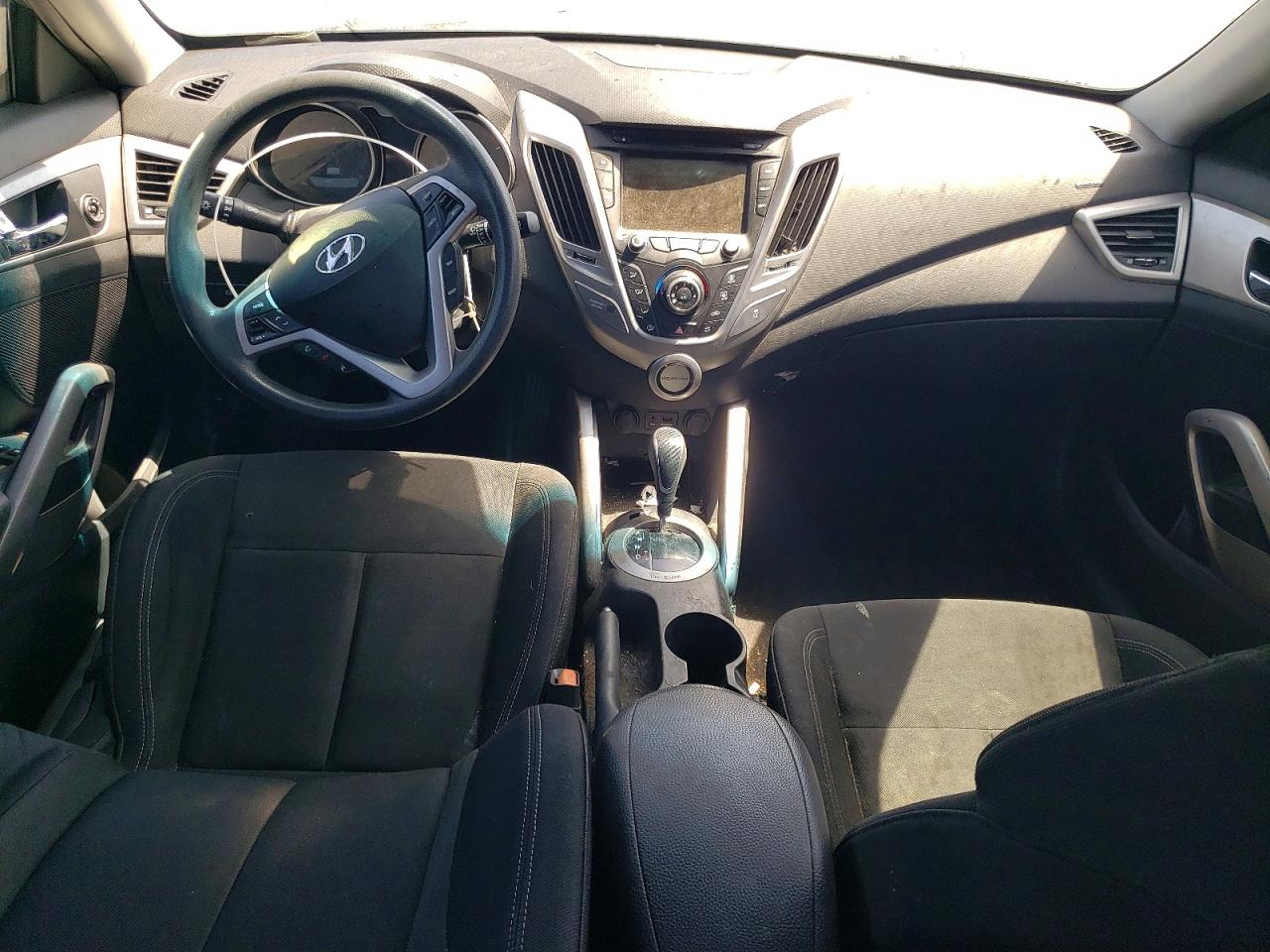 Hyundai VELOSTER Base