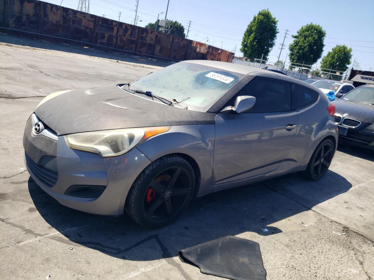 Salvage Hyundai VELOSTER Image