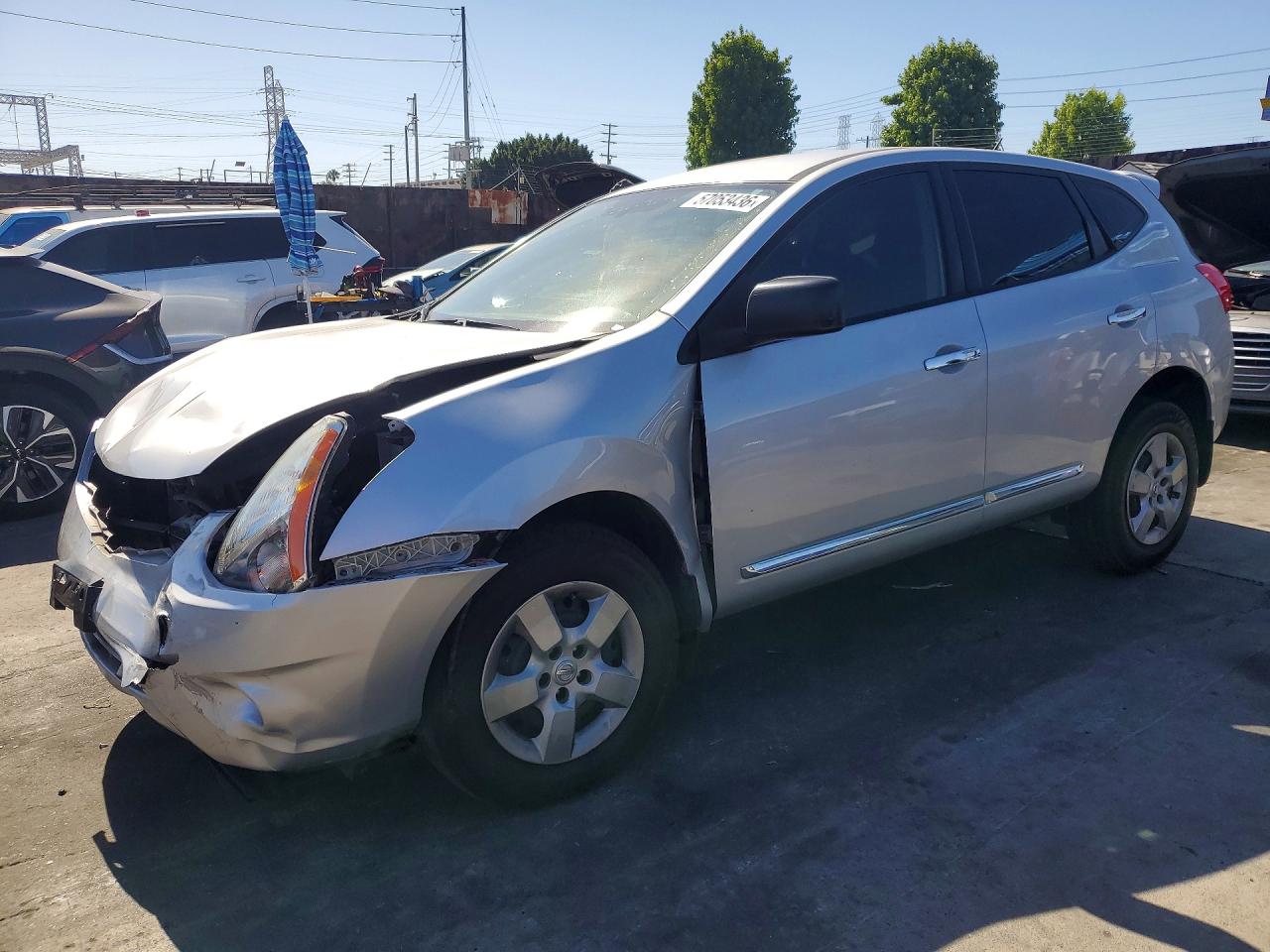 Salvage Nissan Rogue Image