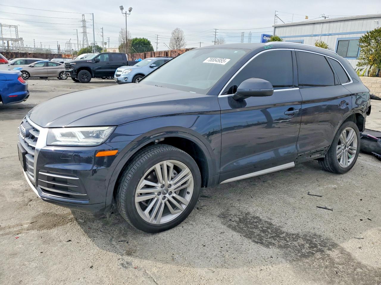 Salvage Audi Q5 Image