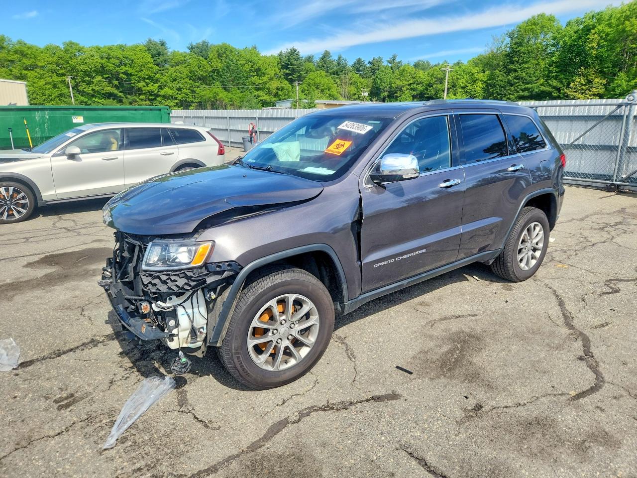 Salvage Jeep Cherokee Image