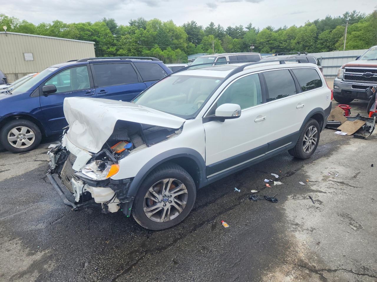 Salvage Volvo XC70 Image