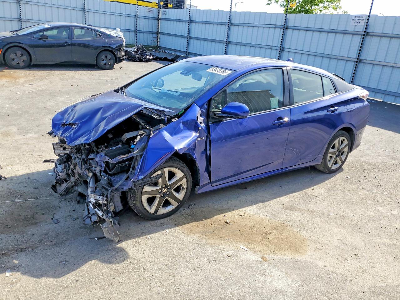 Salvage Toyota Prius Image