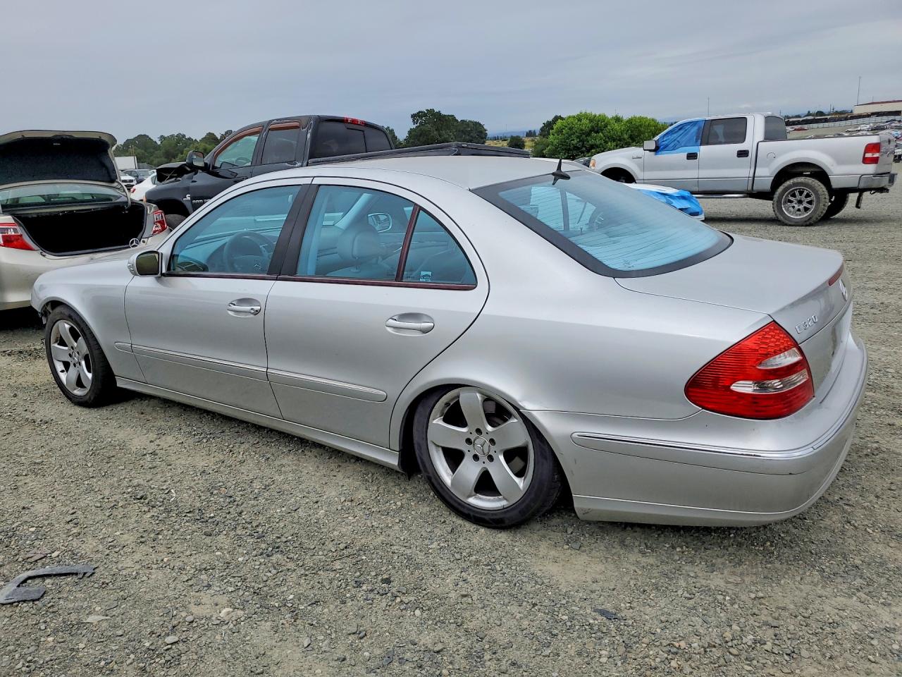 Mercedes-Benz E-Class 320