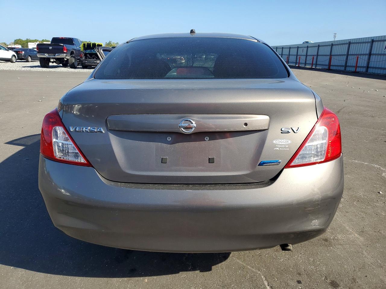 Nissan Versa 1.6 S
