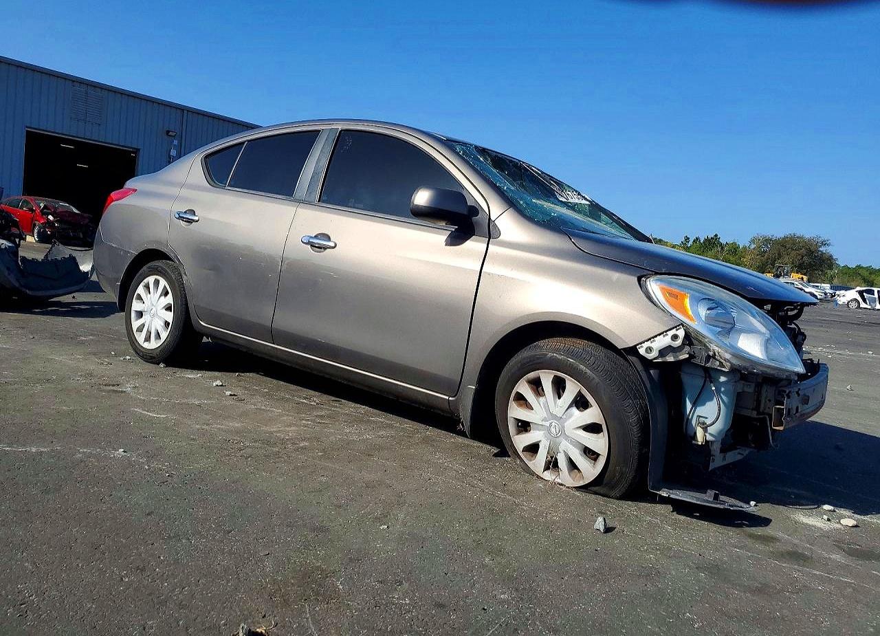 Nissan Versa 1.6 S