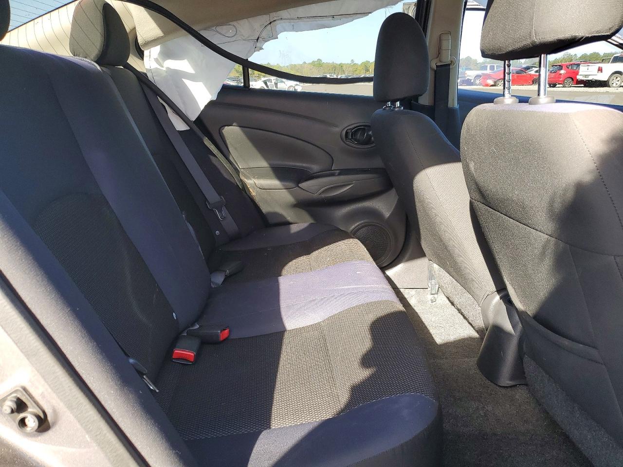 Nissan Versa 1.6 S