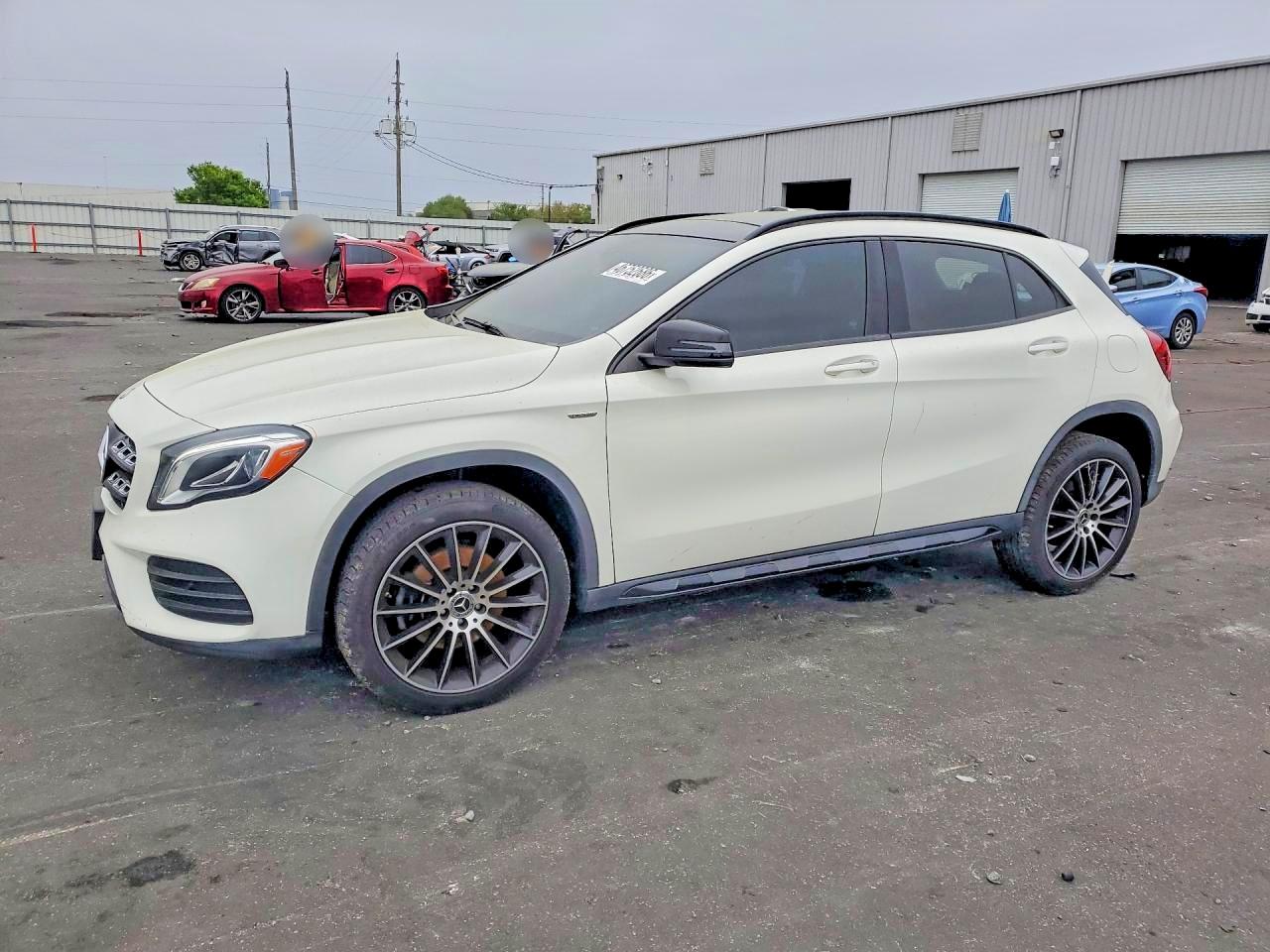 2018 Mercedes-Benz GLA WDCTG4GB4JJ******