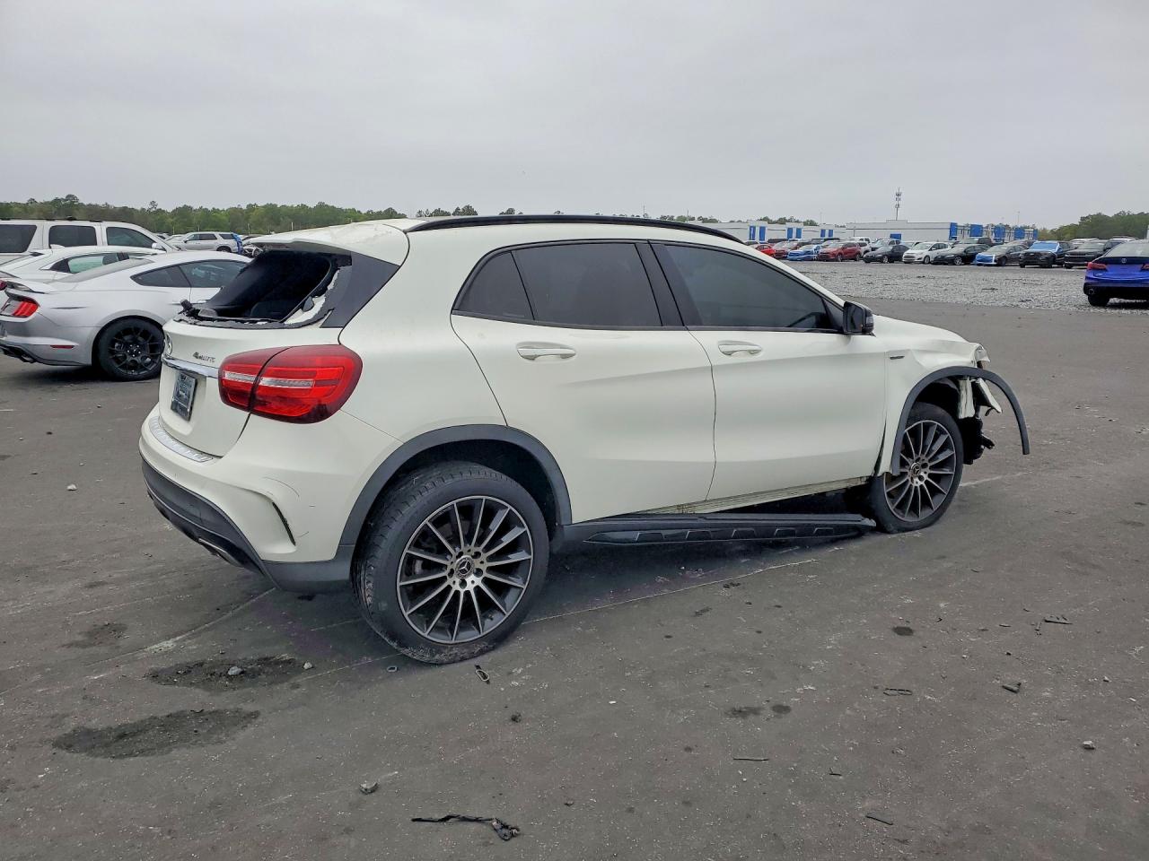 Mercedes-Benz GLA 250 4matic