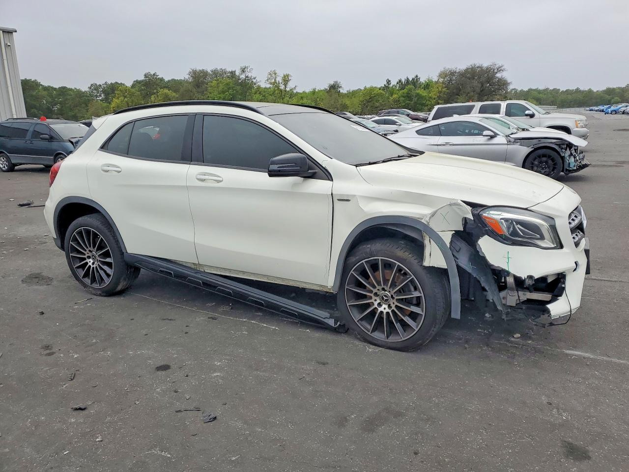 Mercedes-Benz GLA 250 4matic