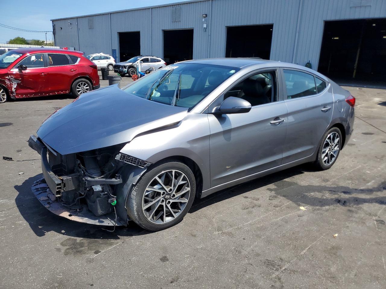 Salvage Hyundai ELANTRA Image